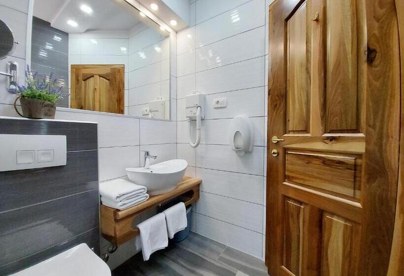 اتاق سوپریور, Plitvice Ethno House