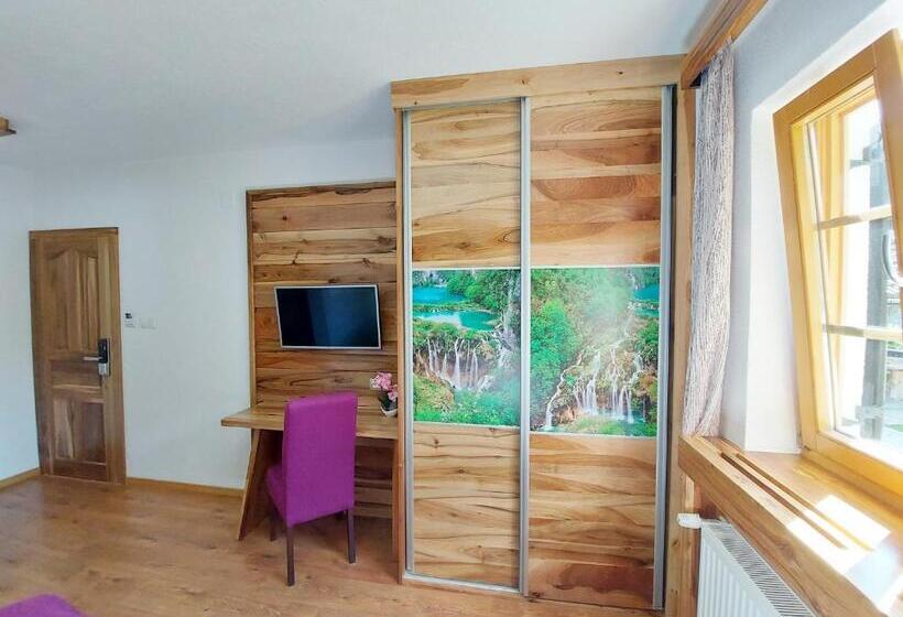 اتاق سوپریور, Plitvice Ethno House