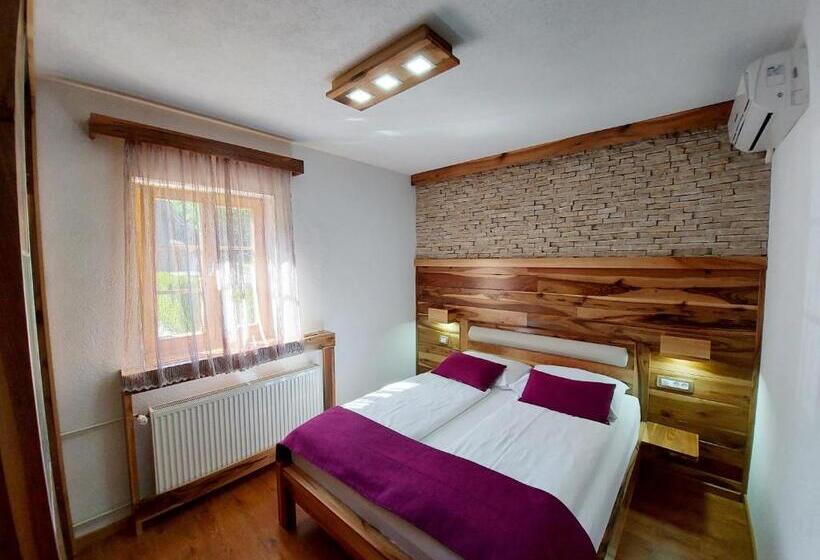 اتاق سوپریور, Plitvice Ethno House