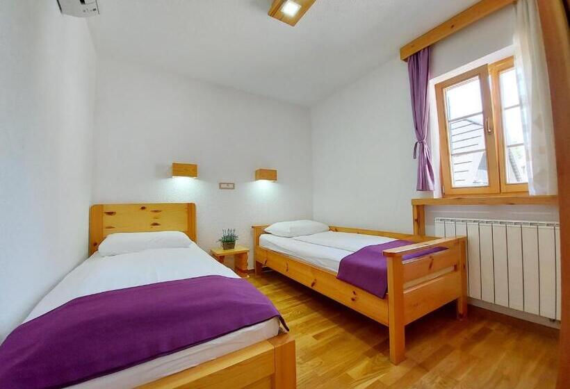 اتاق سوپریور چهار تخته, Plitvice Ethno House