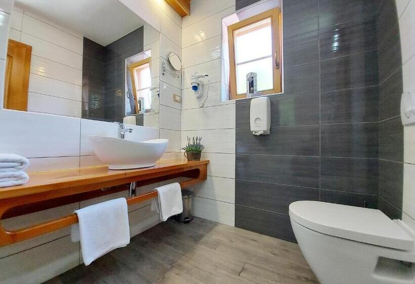 اتاق لوکس, Plitvice Ethno House