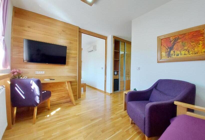 اتاق لوکس سه تخته, Plitvice Ethno House