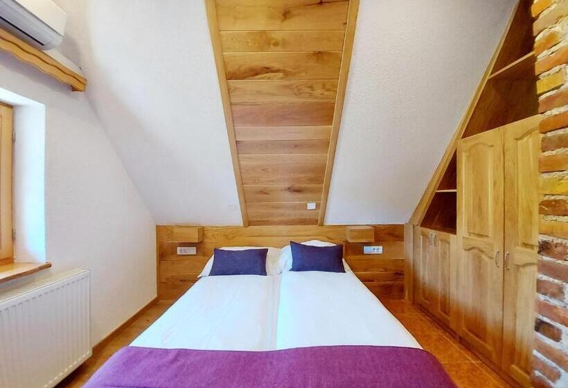 اتاق اکونومی, Plitvice Ethno House