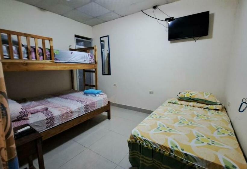 Семейный Номер, Hostal Brisas Calobrenas