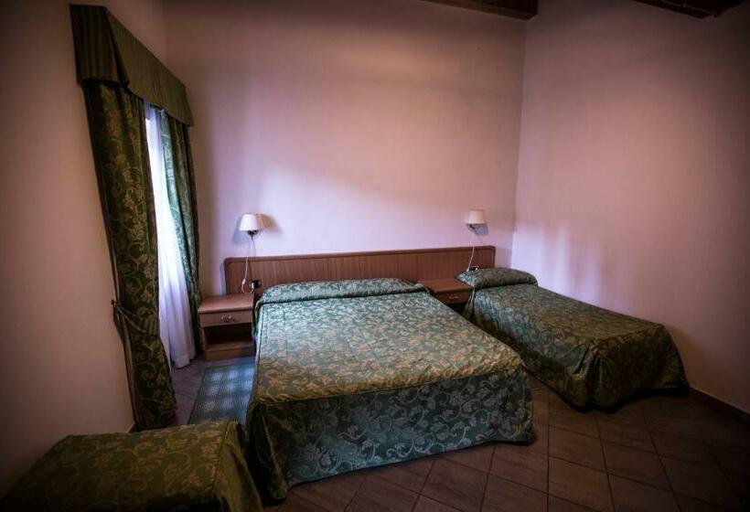 스탠다드 트리플 룸, Albergo La Veranda