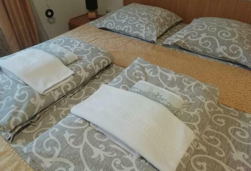 스탠다드 룸, Pensiunea Casa Butnarului