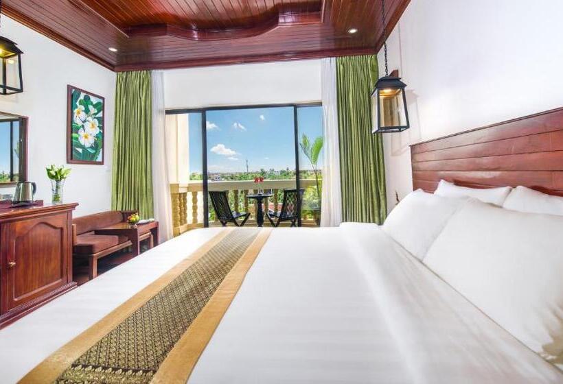 Номер Deluxe Кровать Кинг, Borei Angkor Resort & Spa