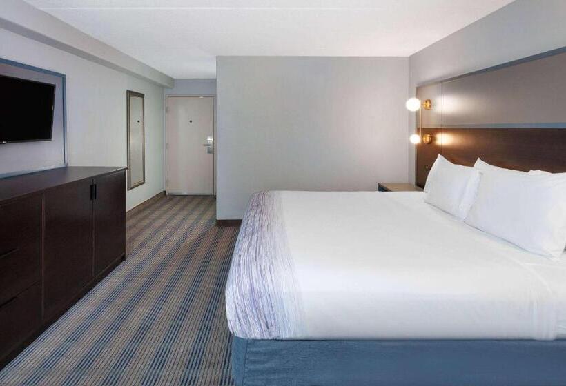 带大床的标准间, Americinn By Wyndham Peoria