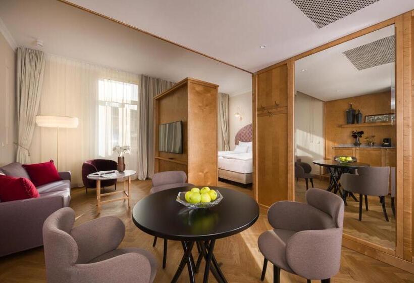سوییت جونیور, Grand Hotel Union Eurostars