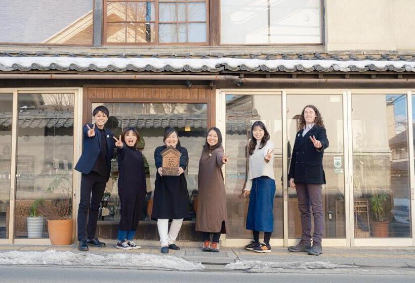 バスルーム共有のトリプルスタンダード, Guest House Kura