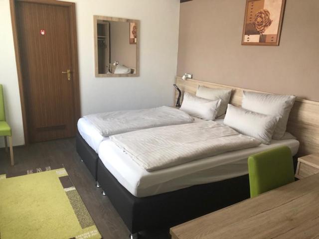 Номер Deluxe, Am Brünnchen