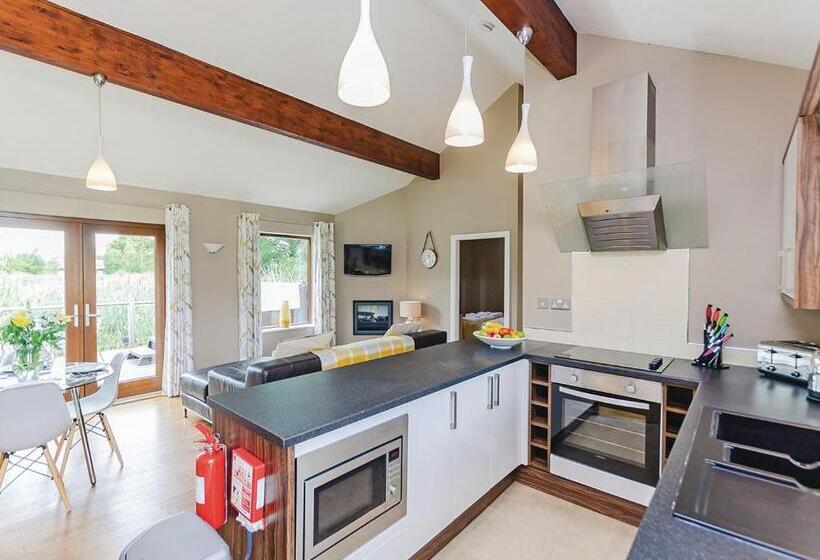Дом 2 Спальни, Oakwood Lodges