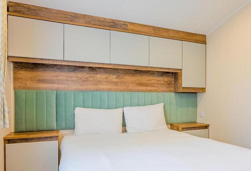 Дом 3 Спальни, Wild Rose Holiday Park