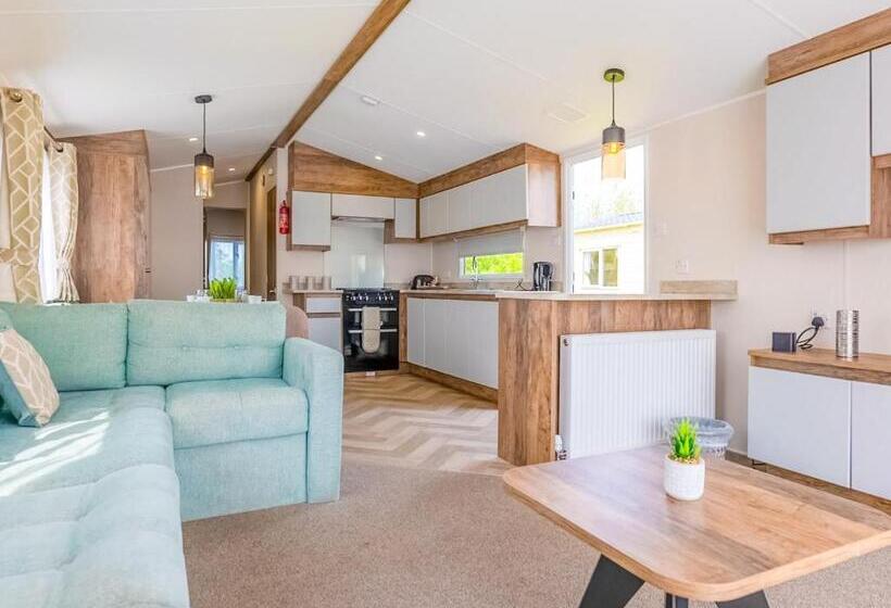 Дом 3 Спальни, Wild Rose Holiday Park