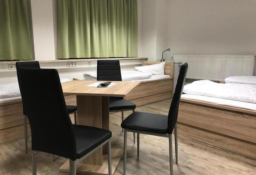 Номер Стандарт Четырехместный Совместный Санузел, Hammerhotel   Halle Saale