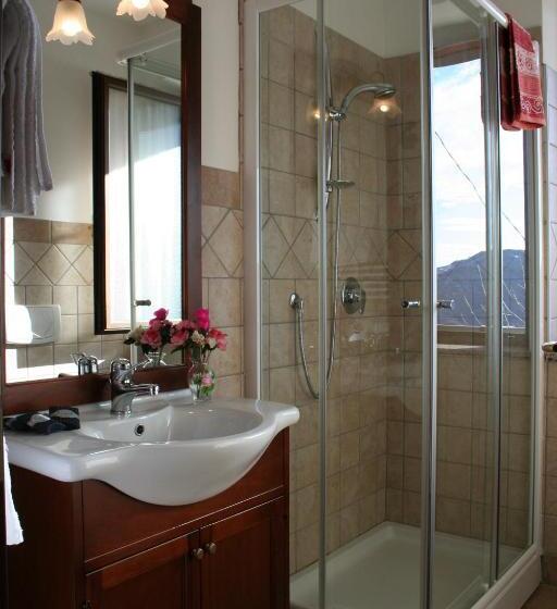 家庭房间共用浴室, Orchidea Selvatica B&b