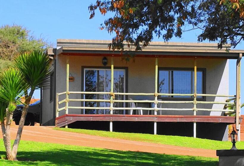 کلبه ییلاقی, Eden Self Catering Chalets