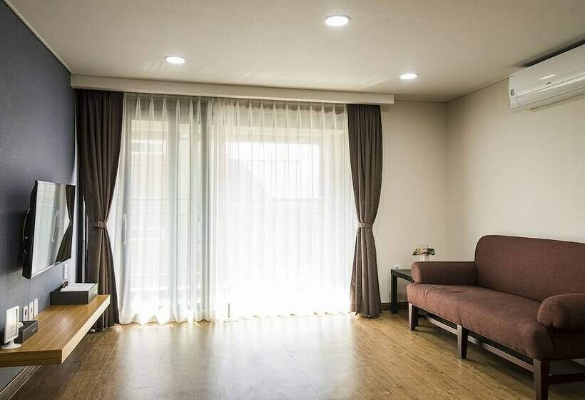 Family Suite, W Ocean Pension
