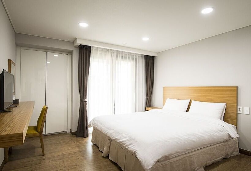 Family Suite, W Ocean Pension