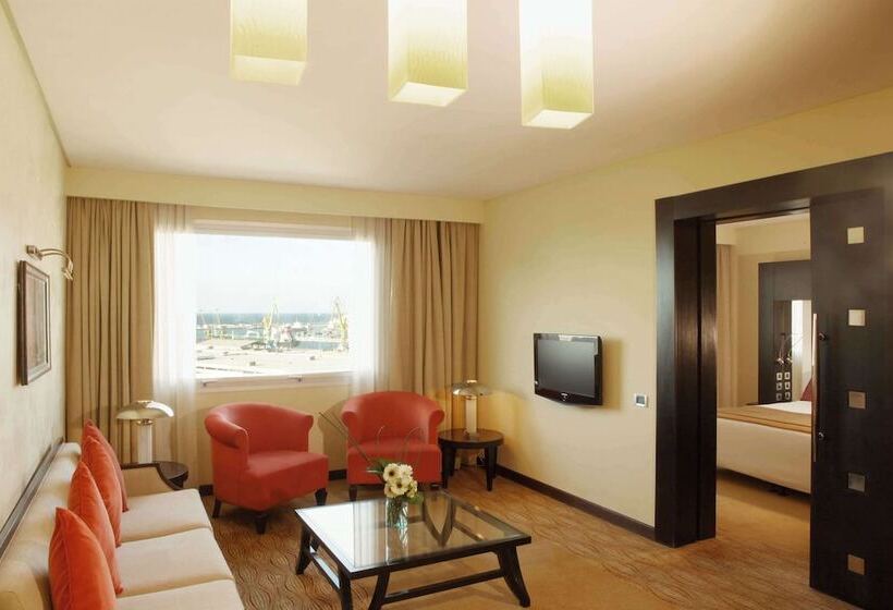小型套房, Farah Casablanca