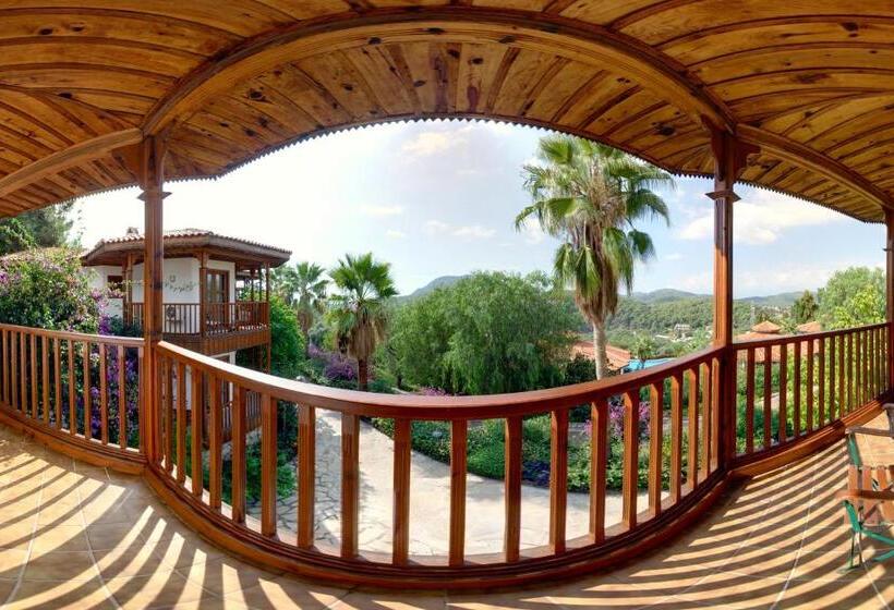 Номер Стандарт Трехместный, Montana Pine Resort   All Inclusive
