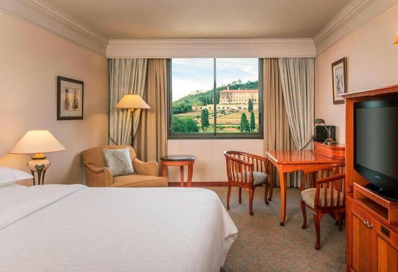 Номер Классика Кровать Кинг, Sheraton Pretoria