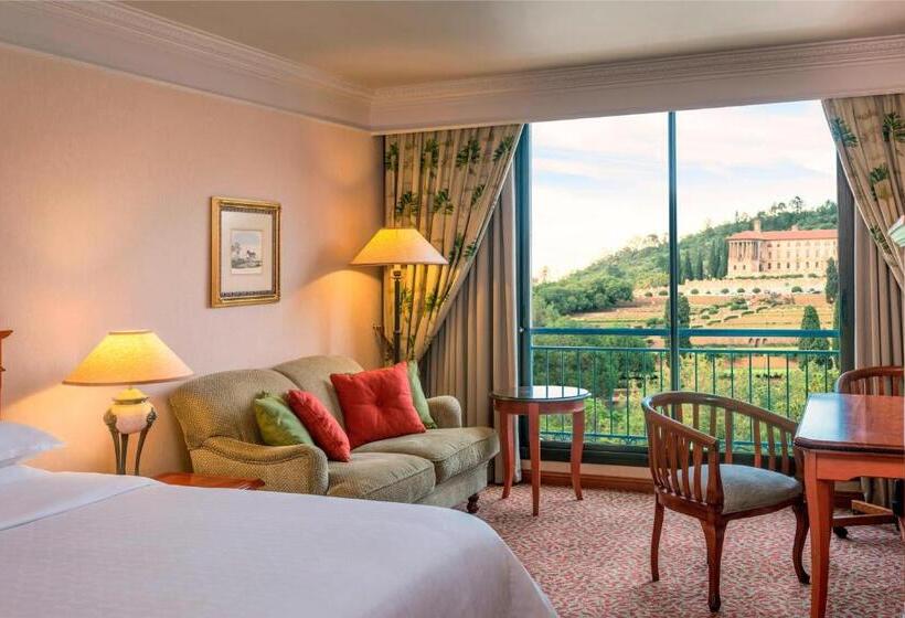 Номер Клуб Кровать Кинг, Sheraton Pretoria