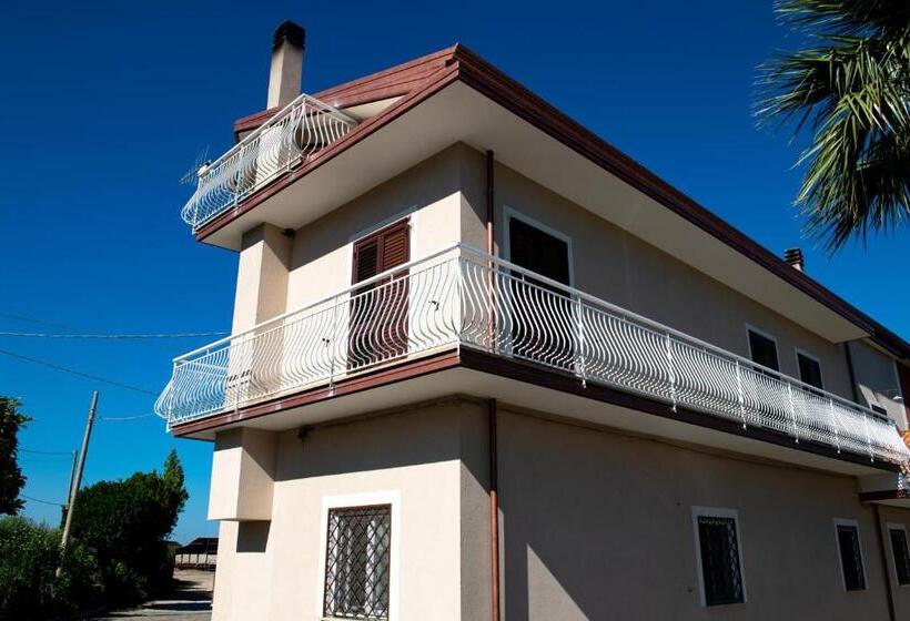 Номер Стандарт с Террасой, Dimora Iannelli   B&b Rurale Paestum