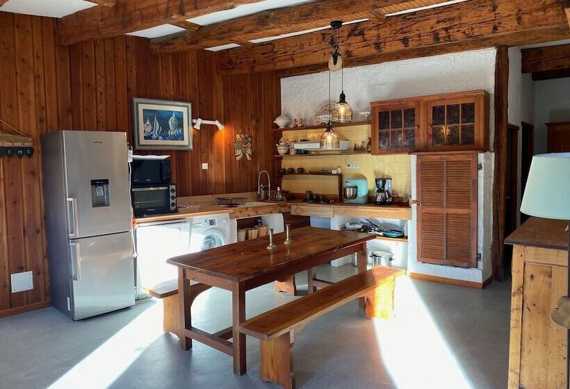 패밀리 스위트, Maison D Hôtes Les Méans