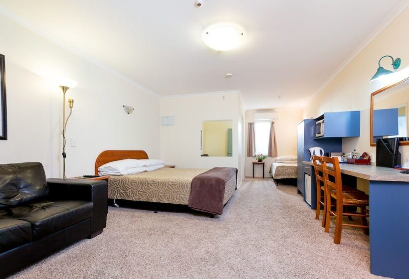 스탠다드 스튜디오, Elliotts Kapiti Coast Motor Lodge