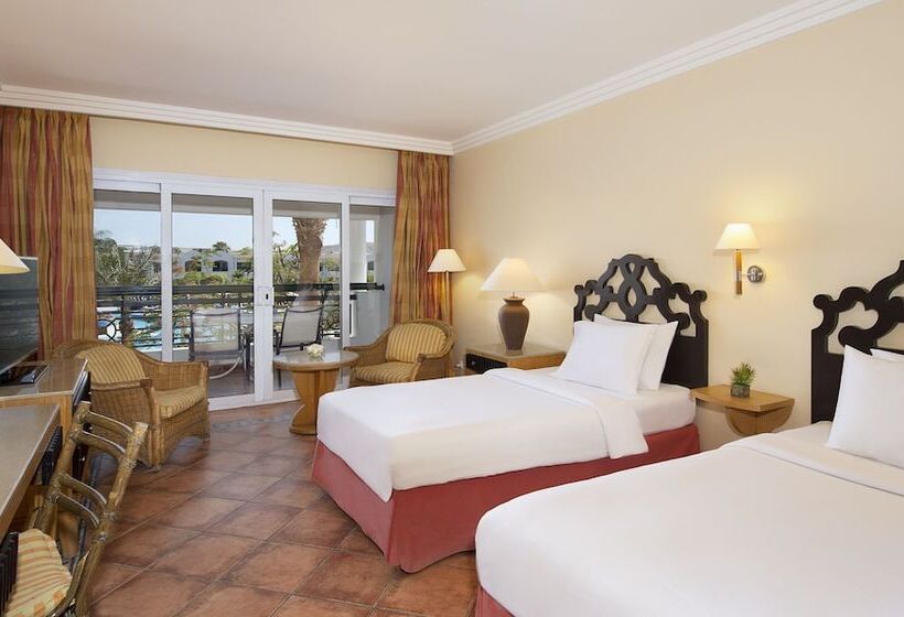 اتاق لوکس با چشم‌انداز استخر, Jaz Sharm Dreams