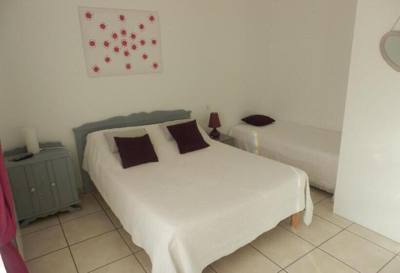 Pokój Standard Trzyosobowy, Villa Gypsie
