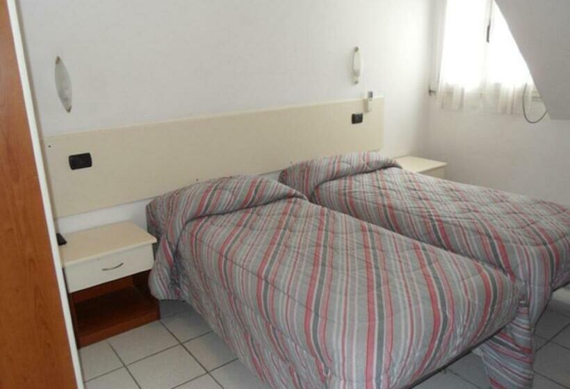 آپارتمان 2 خوابه با بالکن, Ferrara