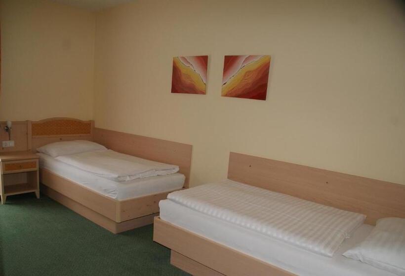 Семейный Номер, Landhotel Restaurant Willingshofer
