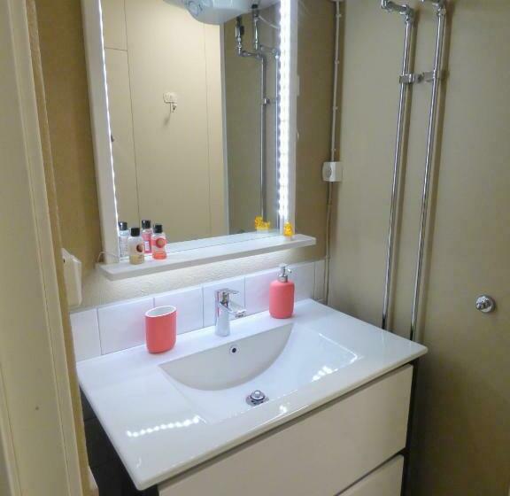 Дом 2 Спальни, Nya Skogsgården Hostel
