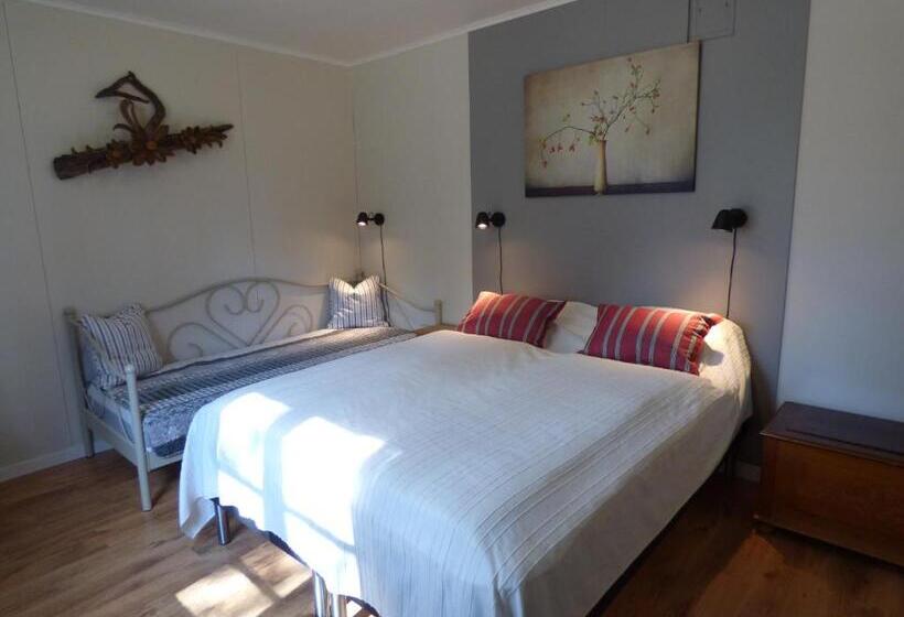 Дом 2 Спальни, Nya Skogsgården Hostel