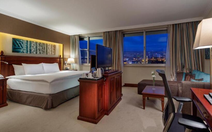 带大床的行政房间, Wyndham Grand Kayseri