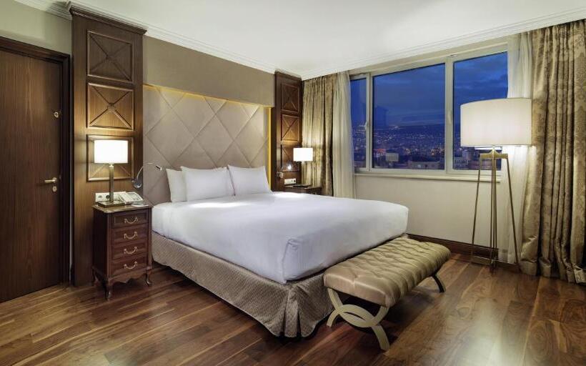带双人大床的行政管理套房, Wyndham Grand Kayseri