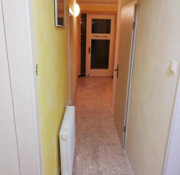 سوییت با چشم‌انداز دریا, Guest House Vila Luka