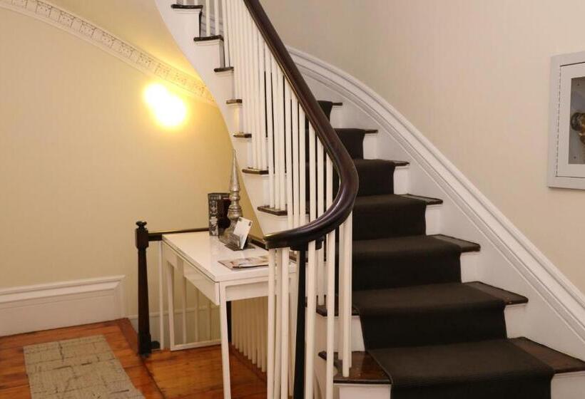 Студия Стандарт, Comfy Beacon Hill Studio Great For Work Travel #13