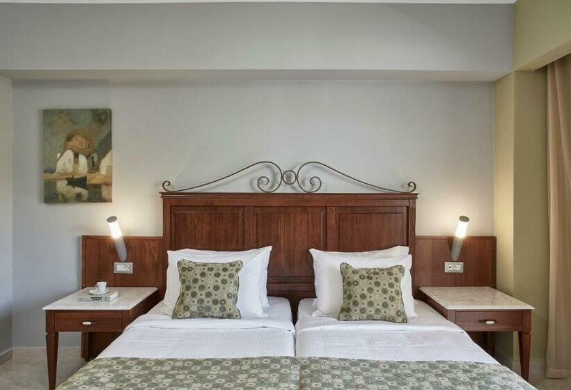 高级家庭房间, Esperides Beach Resort