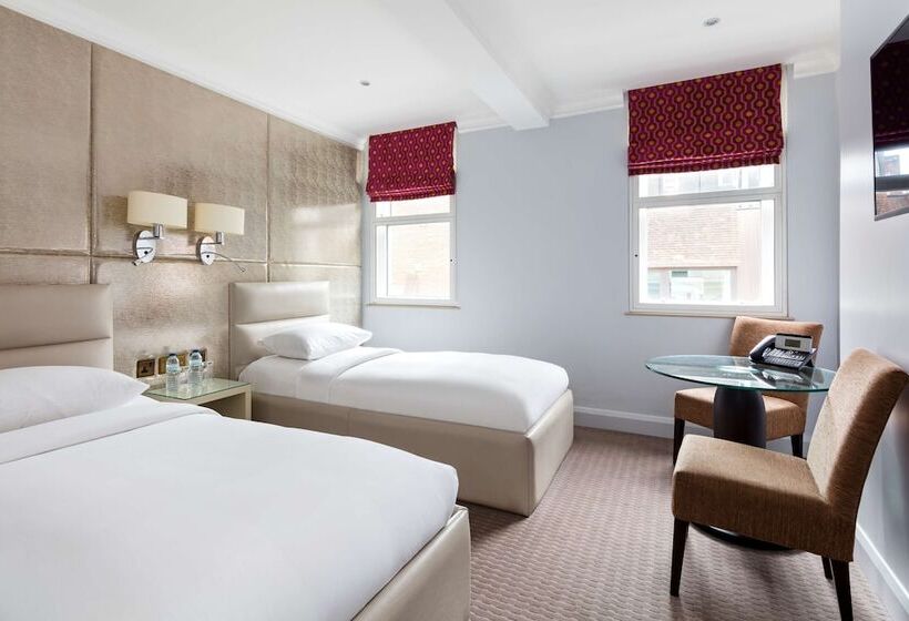 Номер Superior, Radisson Blu Hotel, London Mercer Street