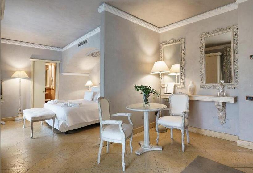 Suite with Terrace, Romano Palace Luxury