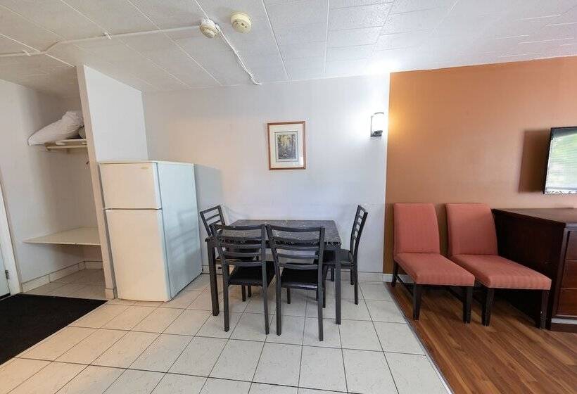 ファミリールーム, Villager Lodge Niagara Falls