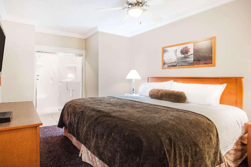 اتاق استاندارد با تخت بزرگ, Super 8 By Wyndham Castlegar Bc