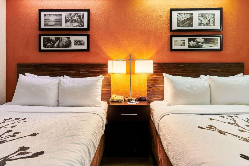 اتاق استاندارد با تخت بزرگ, Super 8 By Wyndham Castlegar Bc