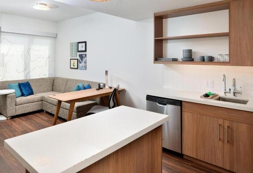 Люкс Кровать Кинг, Element Kansas City Overland Park