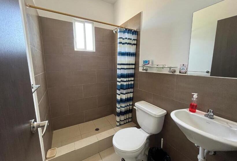 Семейный Номер Вид на Сад, Mare S&m Casa Hostal