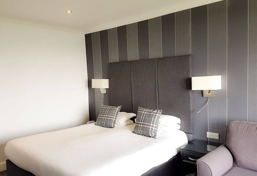 اتاق سوپریور با چشم‌انداز دریا و بالکن, Cumberland Hotel   Oceana Collection