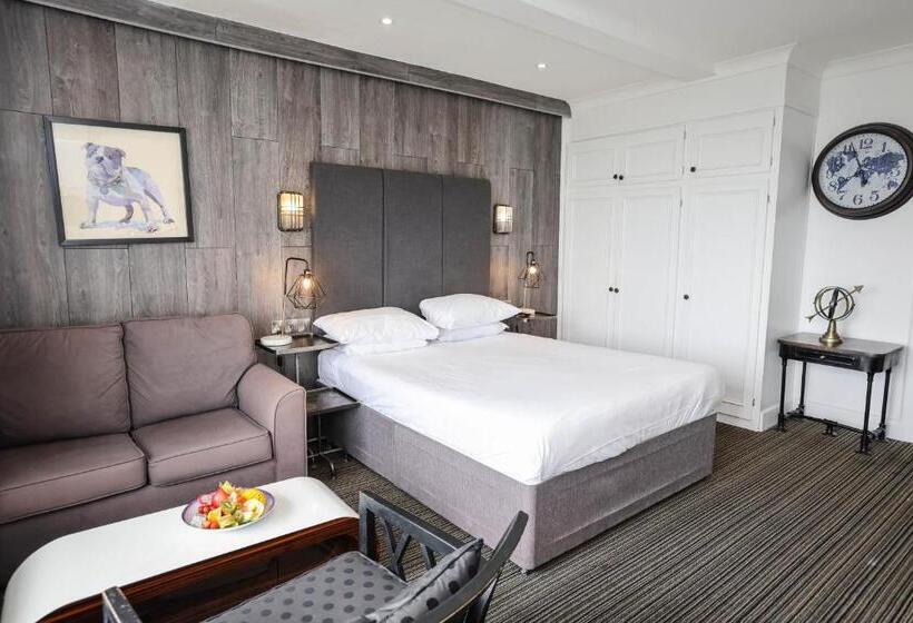اتاق سوپریور با چشم‌انداز دریا و بالکن, Cumberland Hotel   Oceana Collection